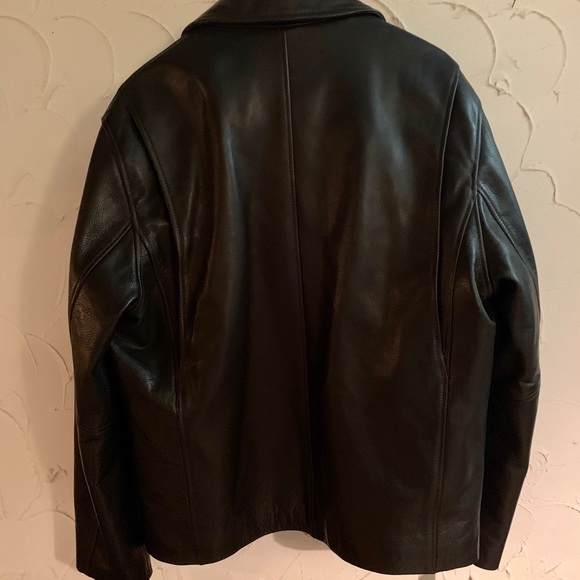 Andrew Marc leather jacket. - Picture 3 of 7